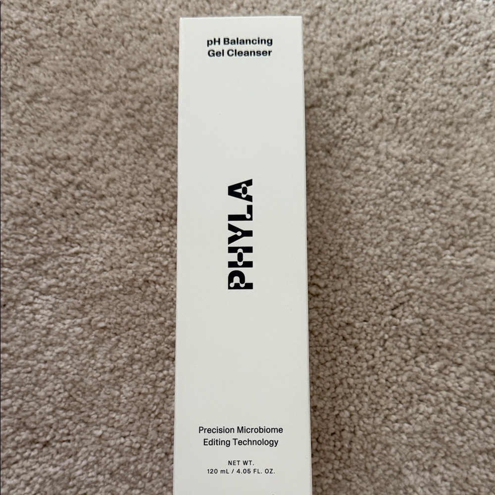 Phyla pH balancing gel cleanser